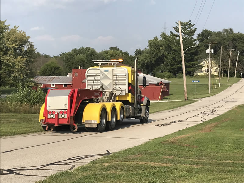 Selecting a Trailer for Paving Equipment Loads_Removable Goosenecks