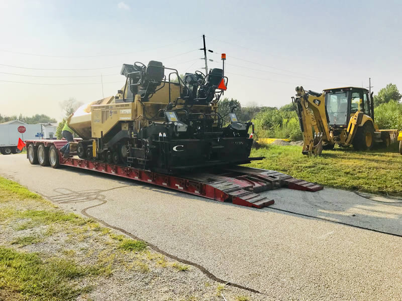 Selecting a Trailer for Paving Equipment Loads_Deck Configuration