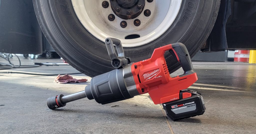 Milwaukee M18 FUEL 1in D-Handle Extended Anvil High Torque Impact Wrench with ONE-KEY